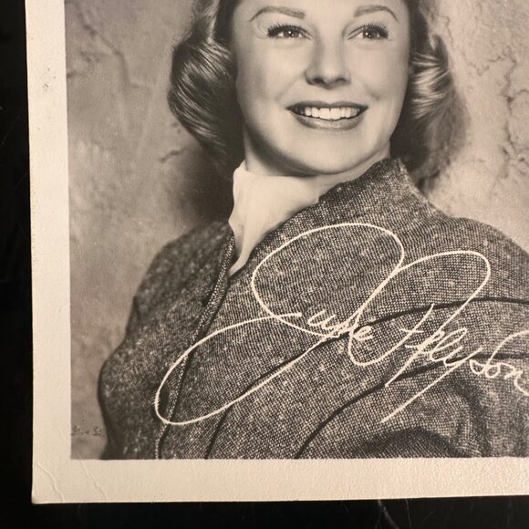 Vintage June Allyson Black & White Signed Headshot Photograph 5x4 Inch - Picture 9 of 14